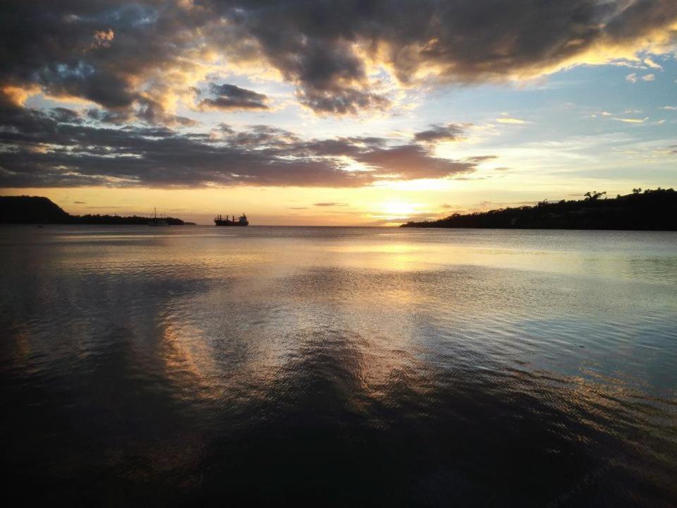 Crystal Beach Hotel ポートビラ エクステリア 写真
